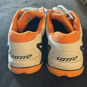 Lotto men’s sneaker tennis shoes in white with bright orange accents Men main image 4